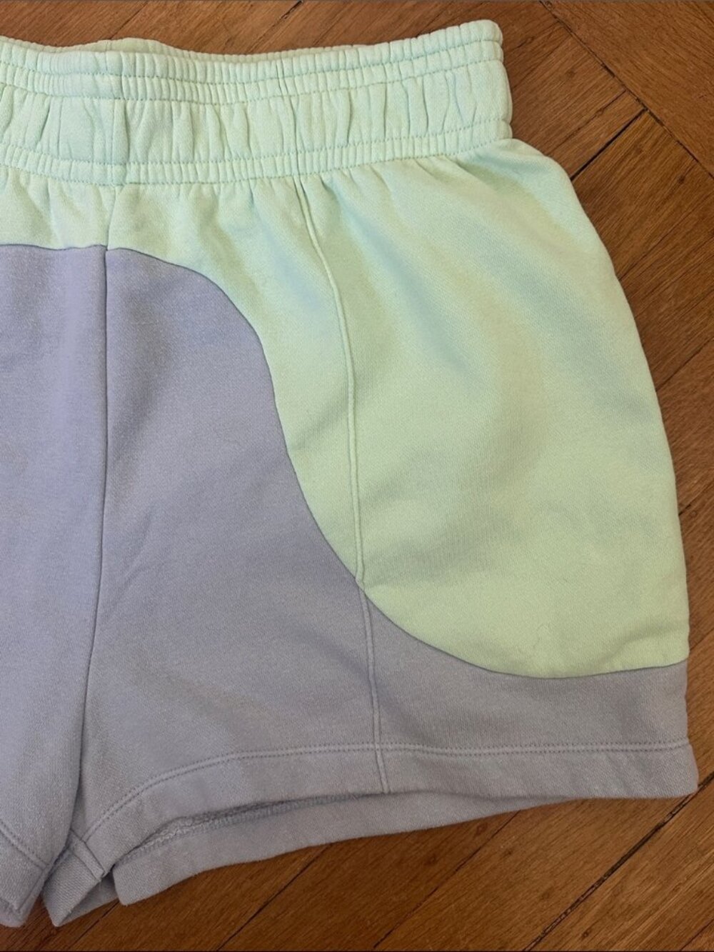 Nike Color Clash Euphoria high rise color block contrast relaxed fit sweat short - Picture 3 of 13